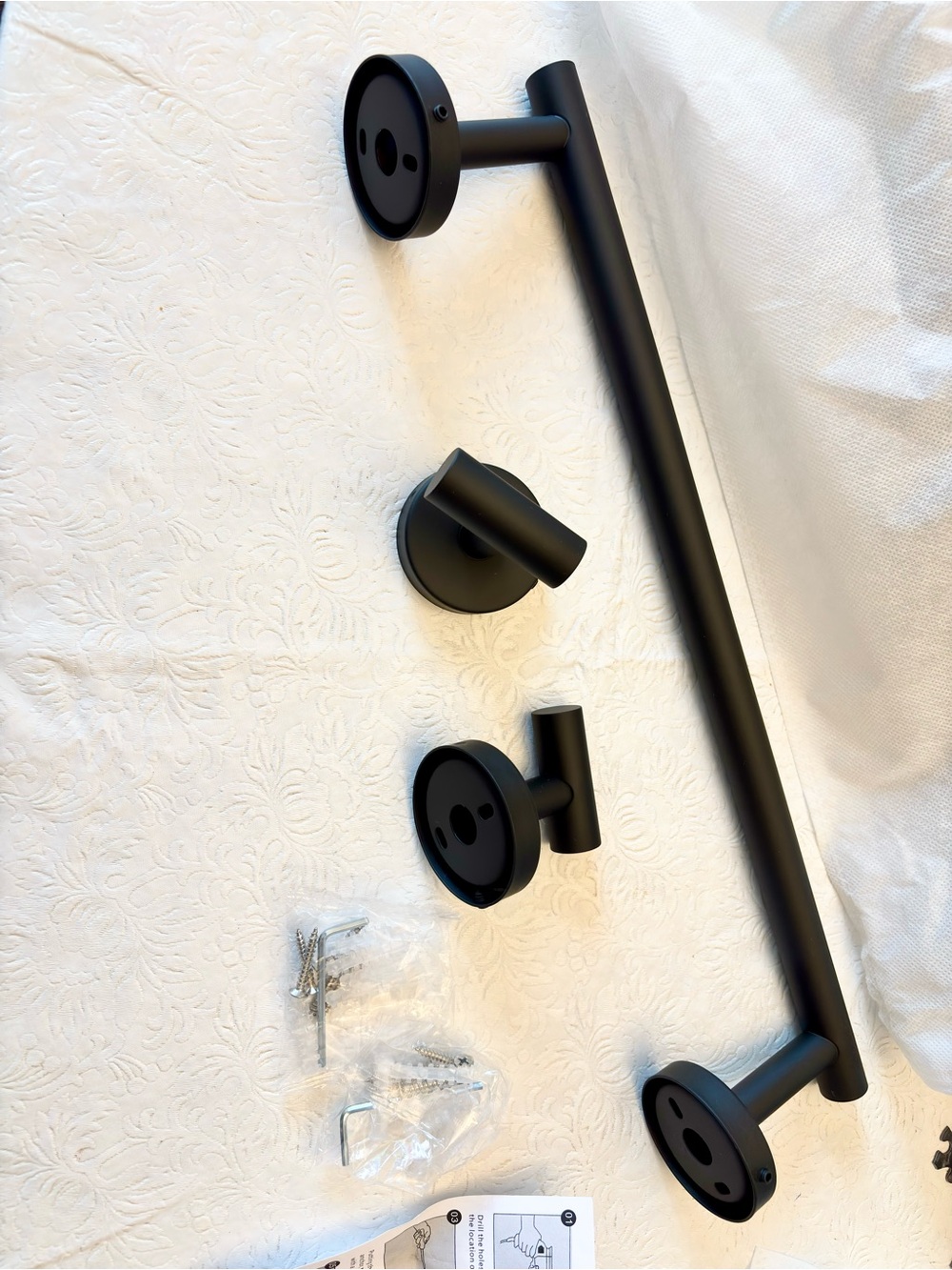 NWT Matte Black 16" Bathroom Towel Bar with 2 Matching Hooks